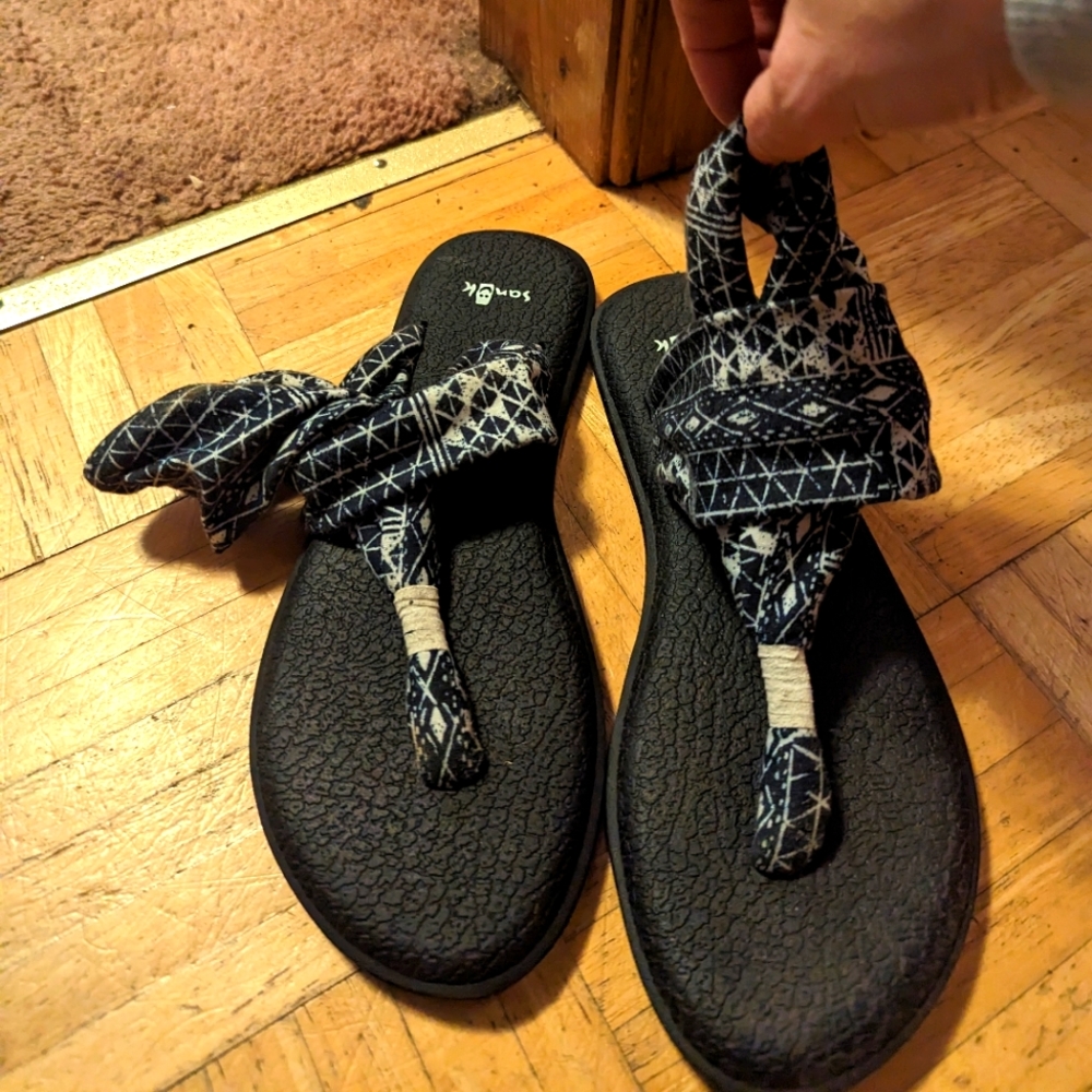 Sanuk sandals